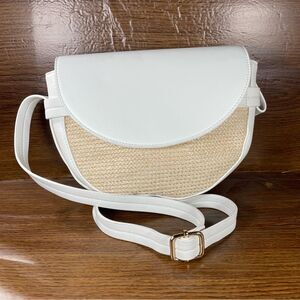 Sondra Roberts Crescent Woven Raffia Vegan Leather Bag NWOT Crossbody